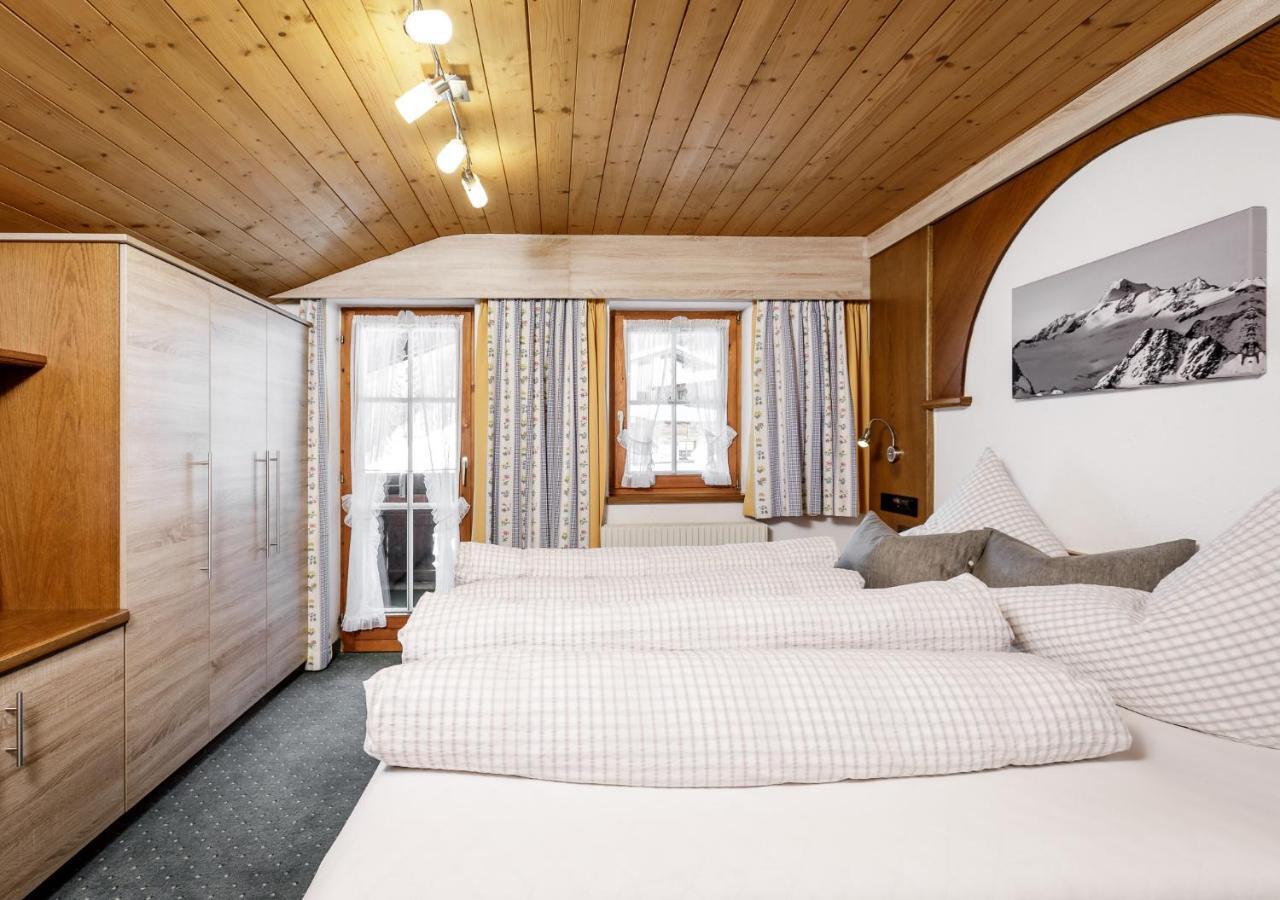 Apartmán Altes Holzhaus Sölden Exteriér fotografie